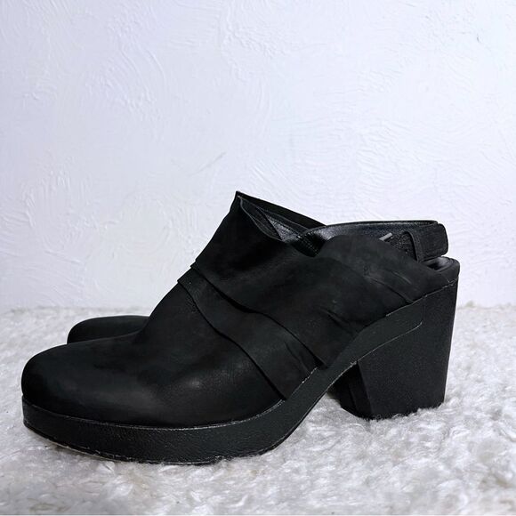 EILEEN FISHER  Black Suede Closed Toe Mules Platform Chunky Women's Size 10 - Picture 1 of 8